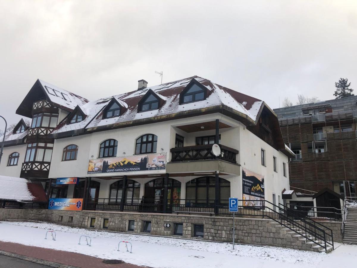 GRAND HARRACHOV PENSION v centru Exteriér fotografie