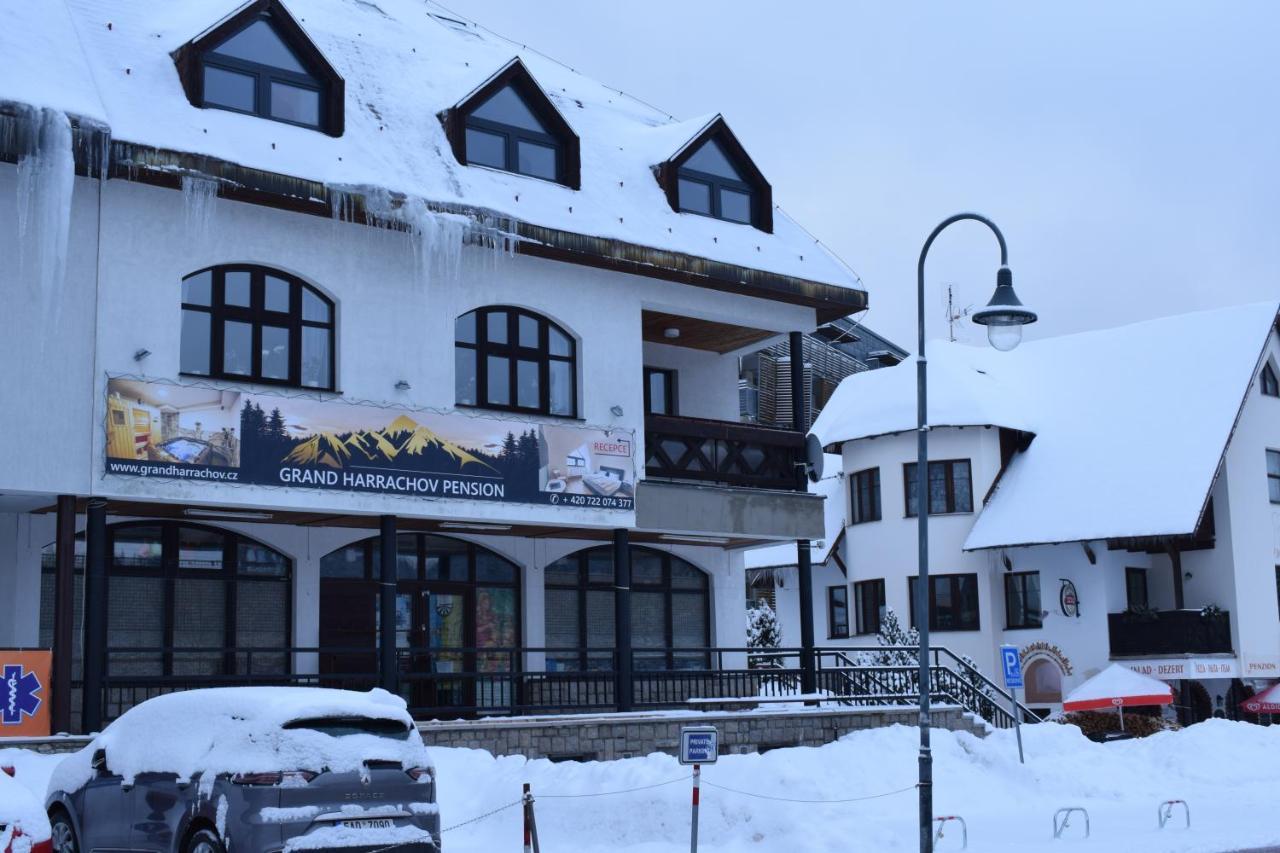 GRAND HARRACHOV PENSION v centru Exteriér fotografie