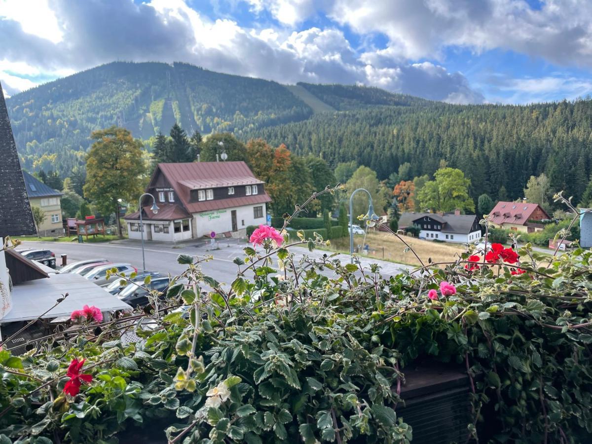 GRAND HARRACHOV PENSION v centru Exteriér fotografie
