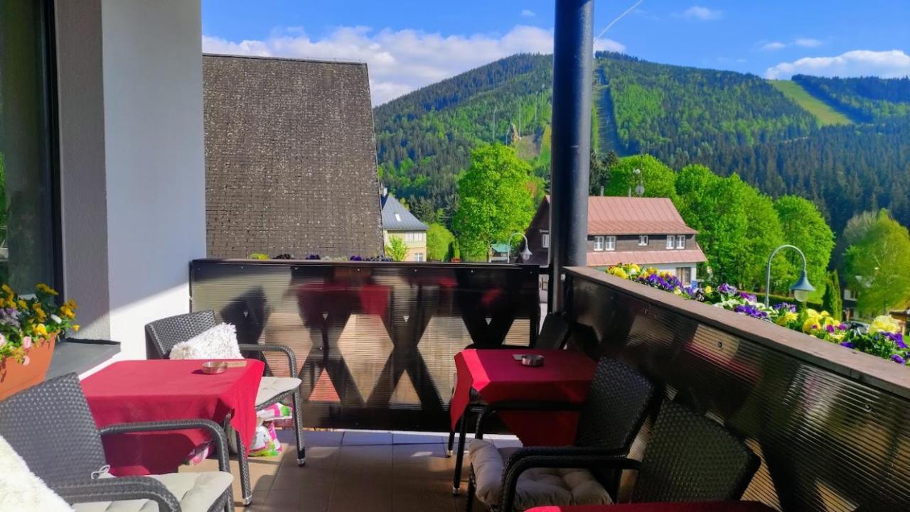 GRAND HARRACHOV PENSION v centru Exteriér fotografie