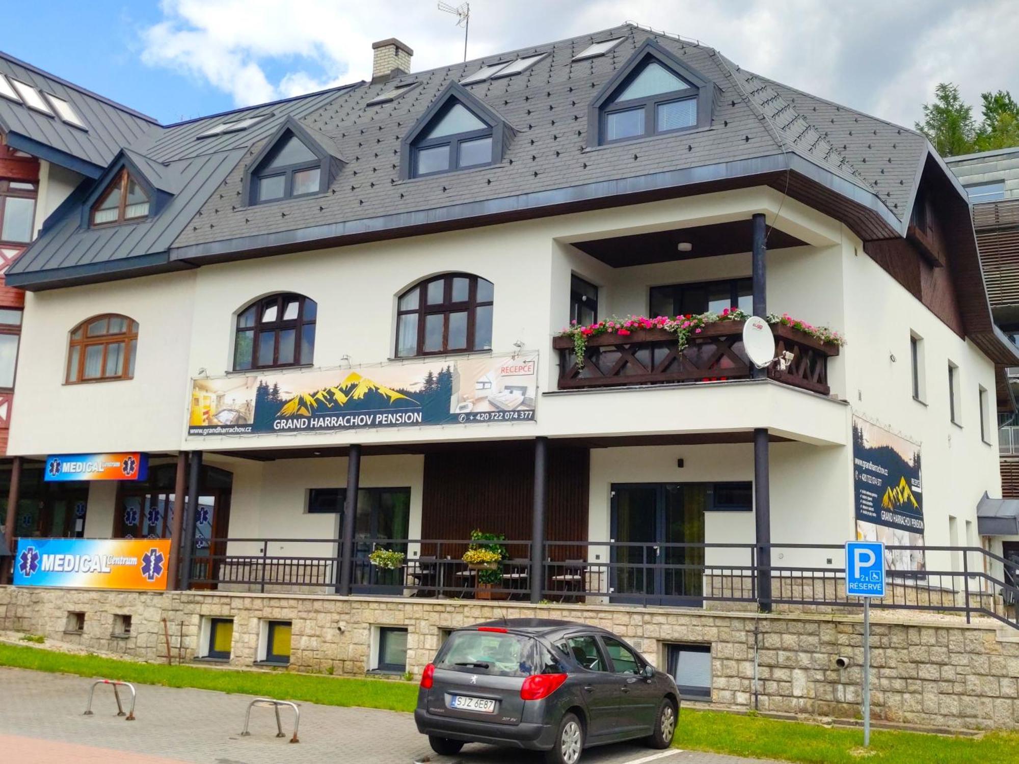 GRAND HARRACHOV PENSION v centru Exteriér fotografie